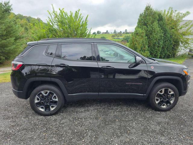 Photo of 2018 Granite Crystal Metallic Clearcoat Jeep Compass