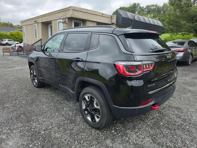 Photo of 2018 Granite Crystal Metallic Clearcoat Jeep Compass