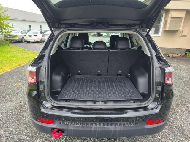 Photo of 2018 Granite Crystal Metallic Clearcoat Jeep Compass