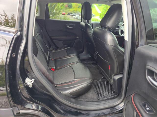 Photo of 2018 Granite Crystal Metallic Clearcoat Jeep Compass