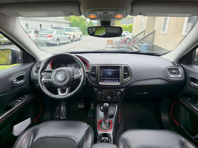 Photo of 2018 Granite Crystal Metallic Clearcoat Jeep Compass