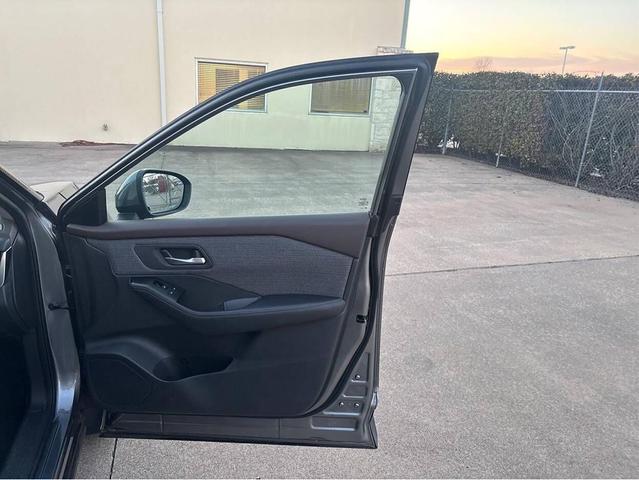 Photo of 2021 Gun Metallic Nissan Rogue