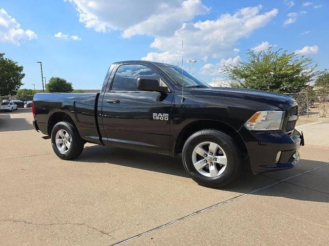 Photo of 2016 Brilliant Black Crystal Pearlcoat RAM 1500