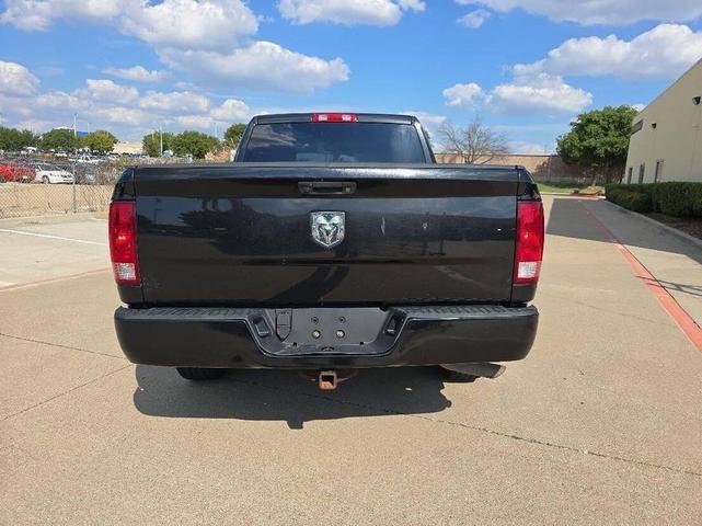 Photo of 2016 Brilliant Black Crystal Pearlcoat RAM 1500