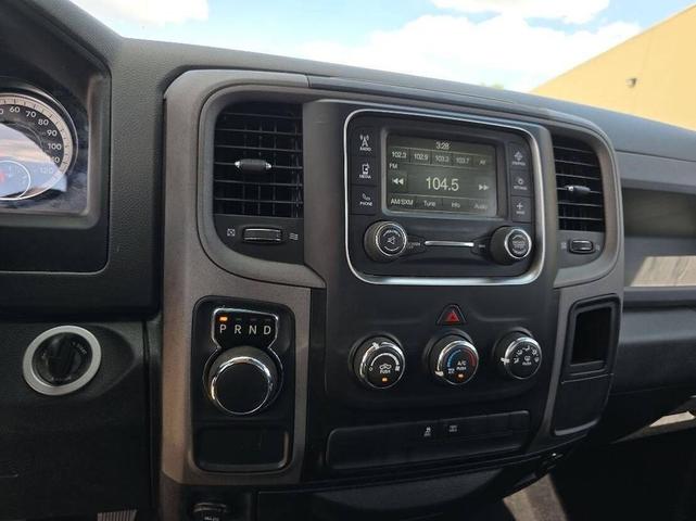 Photo of 2016 Brilliant Black Crystal Pearlcoat RAM 1500