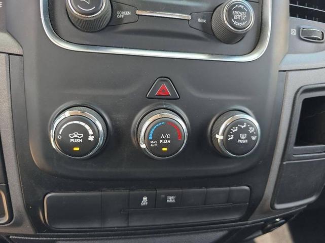Photo of 2016 Brilliant Black Crystal Pearlcoat RAM 1500