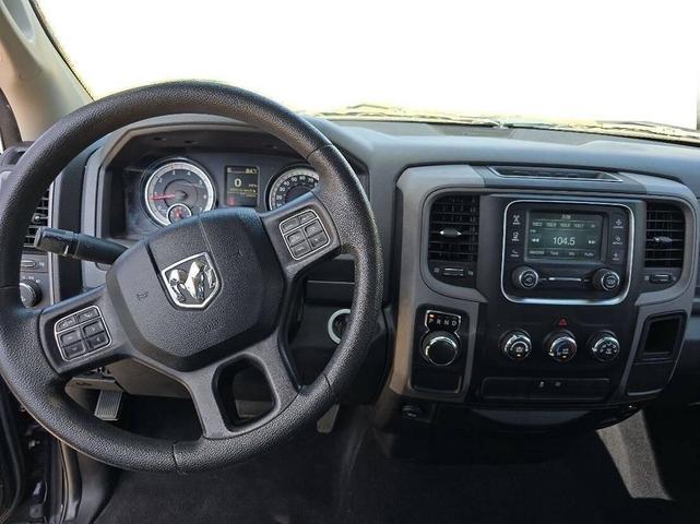Photo of 2016 Brilliant Black Crystal Pearlcoat RAM 1500