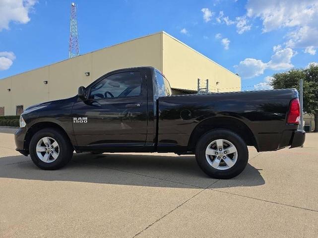 Photo of 2016 Brilliant Black Crystal Pearlcoat RAM 1500