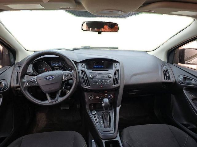 Photo of 2017 Oxford White Ford Focus