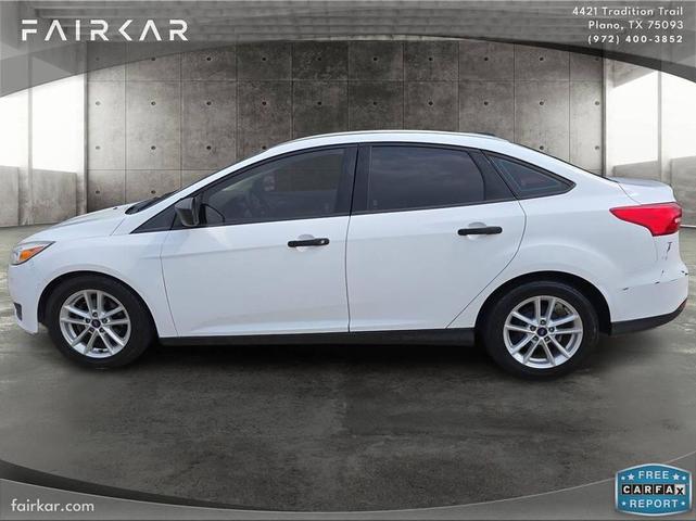 Photo of 2017 Oxford White Ford Focus
