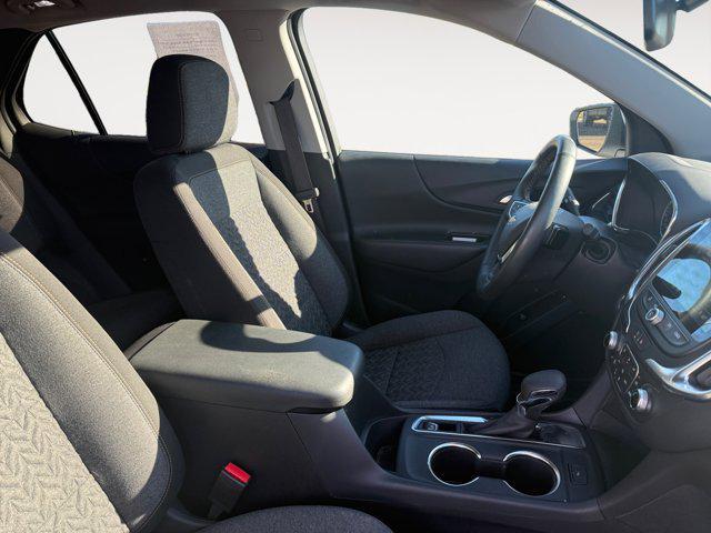 Photo of 2024 Summit White Chevrolet Equinox