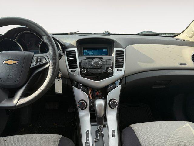 Photo of 2014 Rainforest Green Metallic Chevrolet Cruze