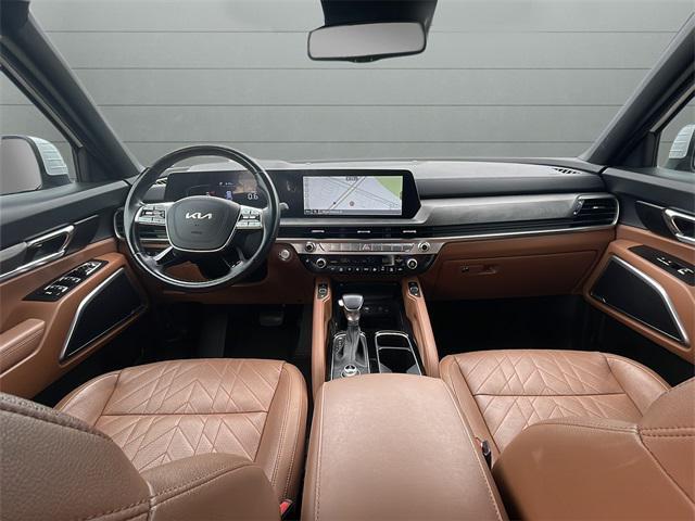 Photo of 2023 Glacial White Pearl Kia Telluride
