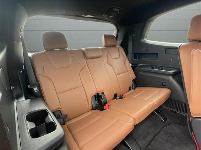 Photo of 2023 Glacial White Pearl Kia Telluride