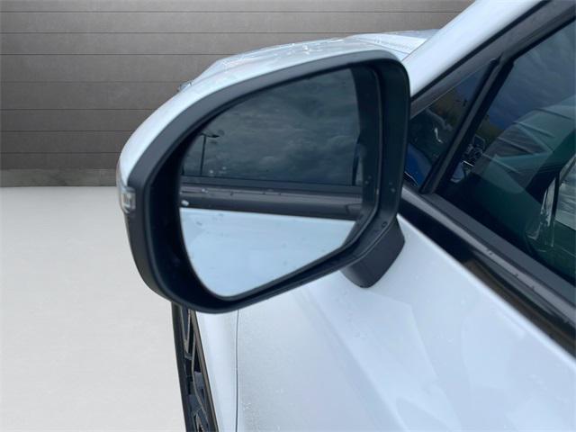 Photo of 2023 Glacial White Pearl Kia Telluride