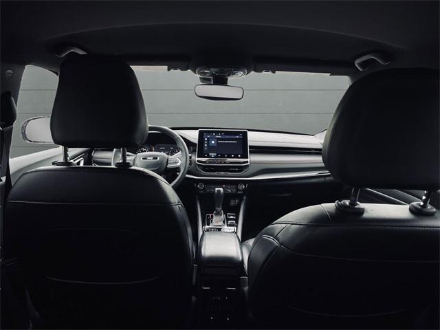 Photo of 2023 Redline Pearlcoat Jeep Compass
