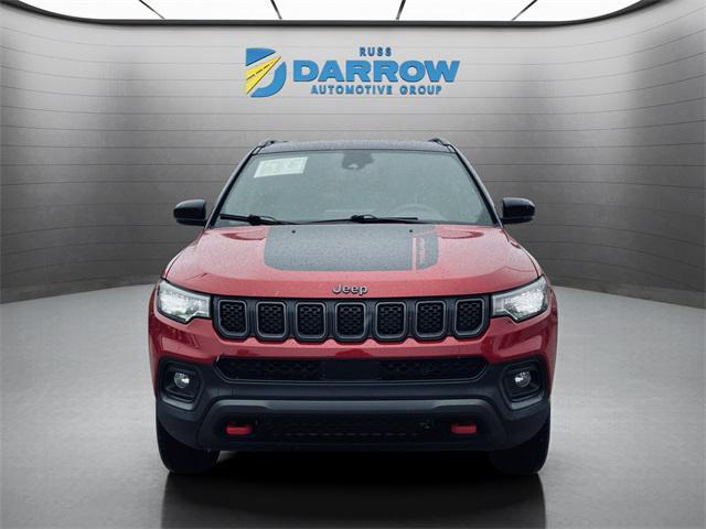 Photo of 2023 Redline Pearlcoat Jeep Compass