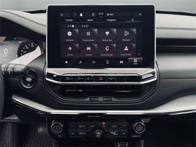 Photo of 2023 Redline Pearlcoat Jeep Compass