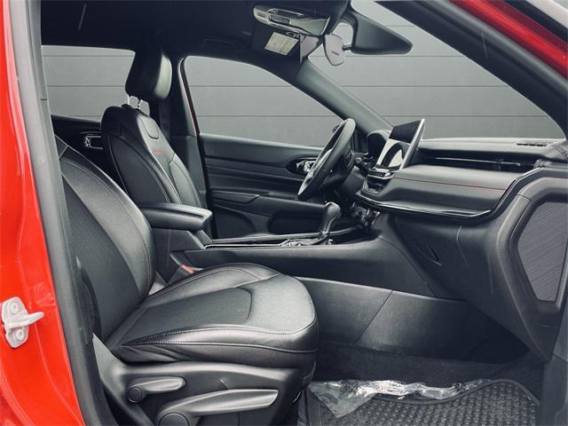 Photo of 2023 Redline Pearlcoat Jeep Compass