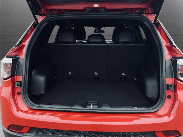 Photo of 2023 Redline Pearlcoat Jeep Compass