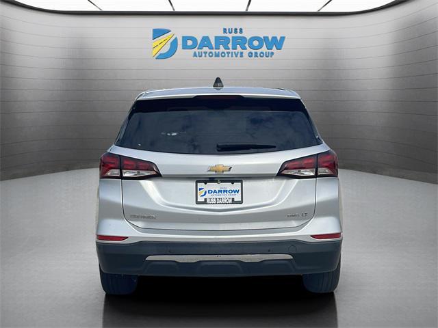 Photo of 2022 Silver Ice Metallic Chevrolet Equinox