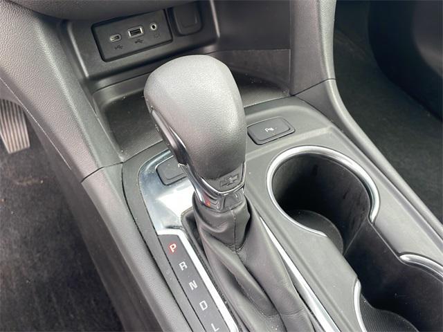 Photo of 2022 Silver Ice Metallic Chevrolet Equinox