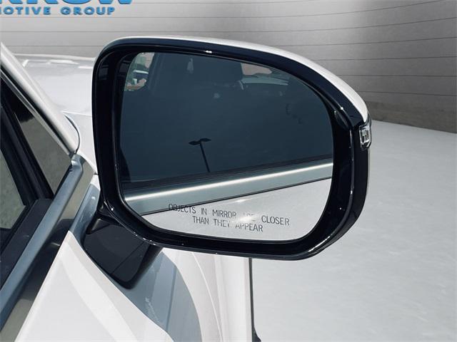 Photo of 2022 Glacial White Pearl Kia Telluride
