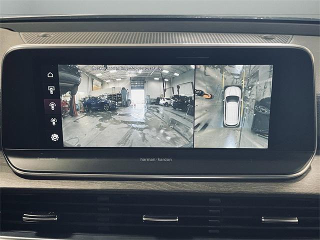 Photo of 2022 Glacial White Pearl Kia Telluride