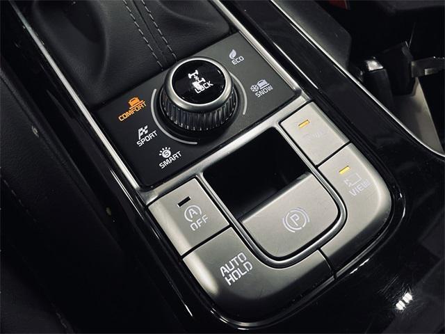 Photo of 2022 Glacial White Pearl Kia Telluride