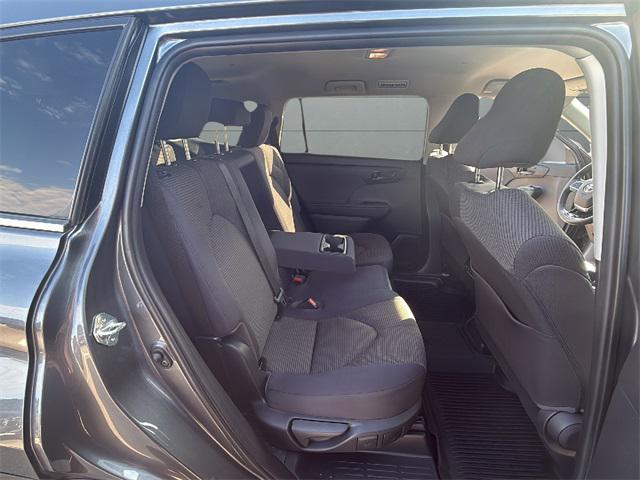 Photo of 2020 Moon Dust Toyota Highlander