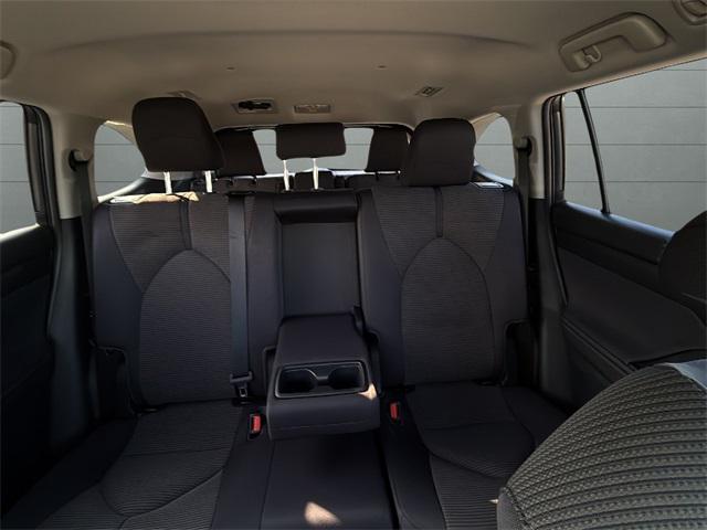 Photo of 2020 Moon Dust Toyota Highlander
