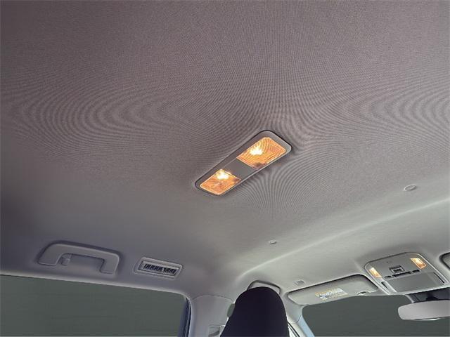 Photo of 2020 Moon Dust Toyota Highlander