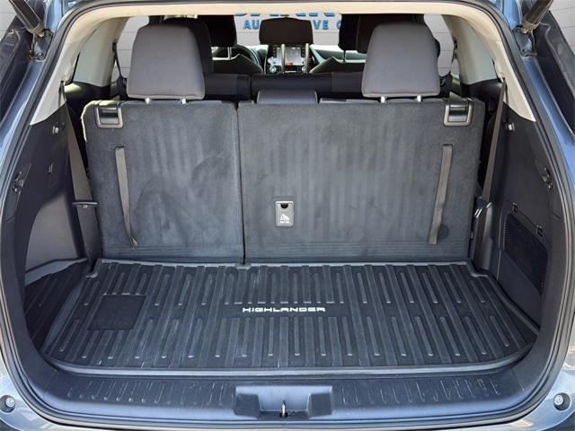 Photo of 2020 Moon Dust Toyota Highlander
