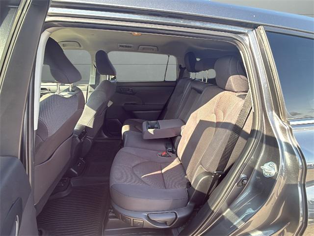 Photo of 2020 Moon Dust Toyota Highlander