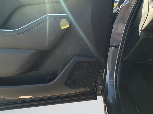Photo of 2020 Moon Dust Toyota Highlander