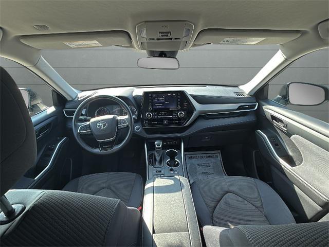 Photo of 2020 Moon Dust Toyota Highlander