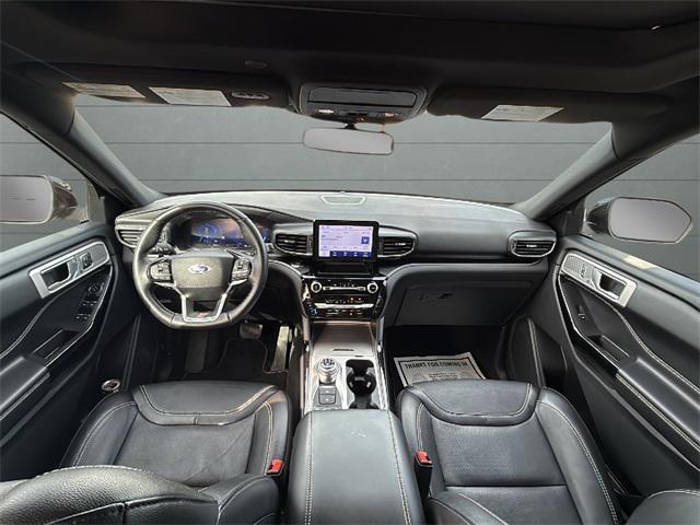 Photo of 2022 Agate Black Metallic Ford Explorer