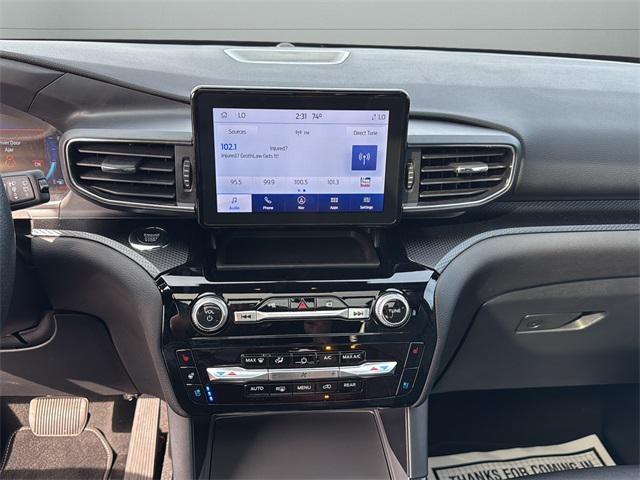 Photo of 2022 Agate Black Metallic Ford Explorer