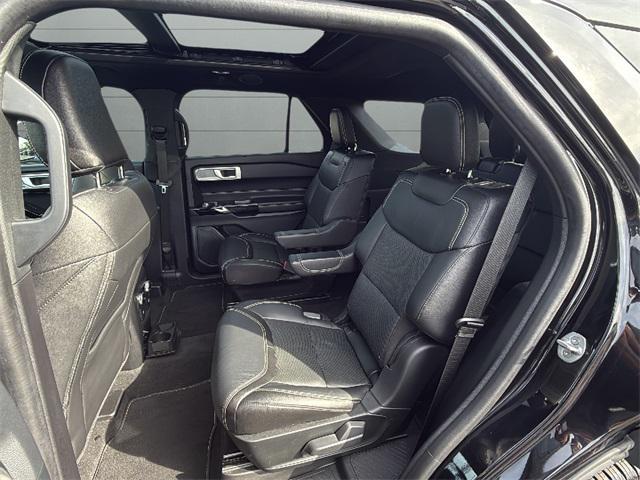 Photo of 2022 Agate Black Metallic Ford Explorer
