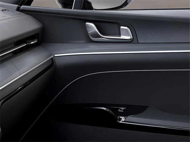 Photo of 2025 Aurora Black Pearl Kia K5