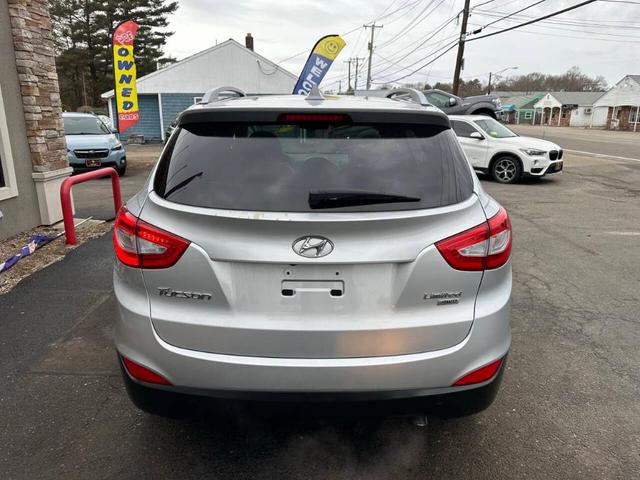 Photo of 2014 Diamond Silver Hyundai TUCSON