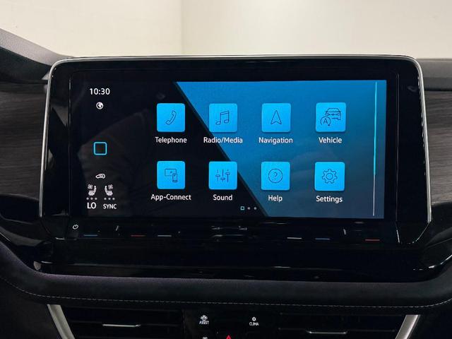 Photo of 2025 Deep Black Pearl Effect Volkswagen Atlas