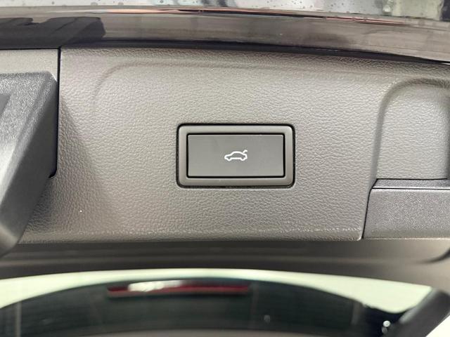 Photo of 2025 Deep Black Pearl Effect Volkswagen Atlas