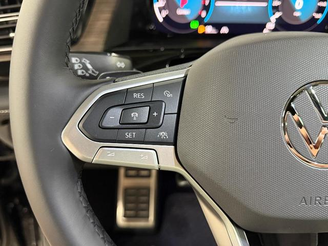 Photo of 2025 Deep Black Pearl Effect Volkswagen Atlas