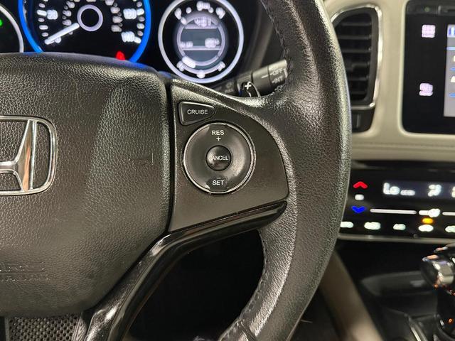 Photo of 2018 White Orchid Pearl Honda HR-V