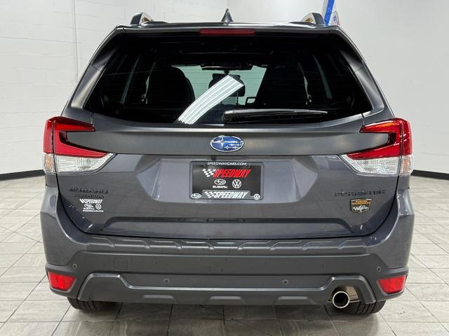 Photo of 2023 Magnetite Gray Metallic Subaru Forester