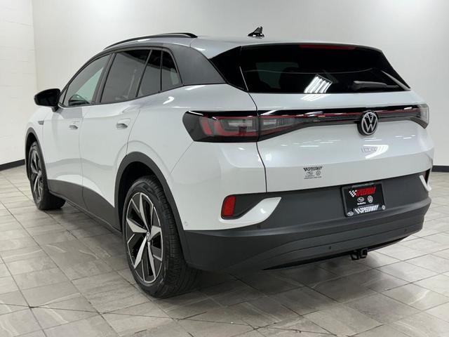 Photo of 2025 Opal White Pearl Effect Volkswagen ID.4