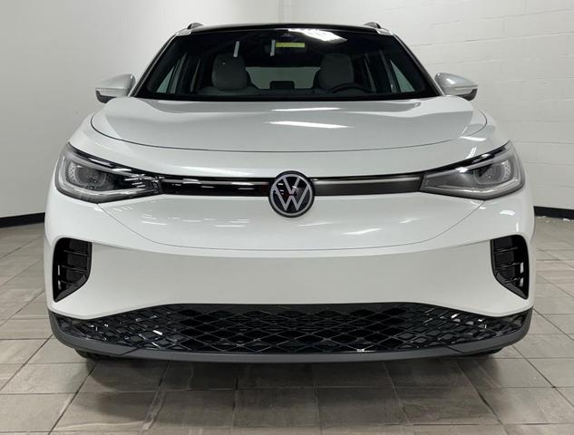 Photo of 2025 Opal White Pearl Effect Volkswagen ID.4