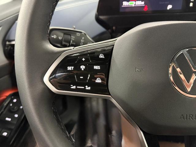 Photo of 2025 Opal White Pearl Effect Volkswagen ID.4