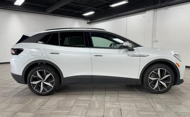 Photo of 2025 Opal White Pearl Effect Volkswagen ID.4